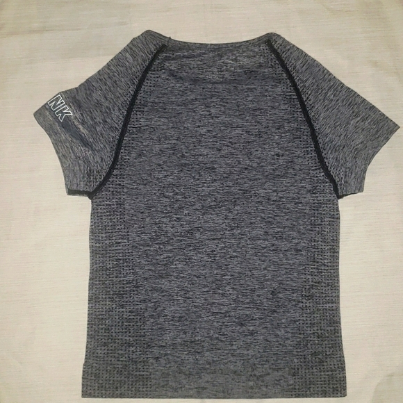 VS PINK Seamless Workout Crop Top - Picture 5 of 5